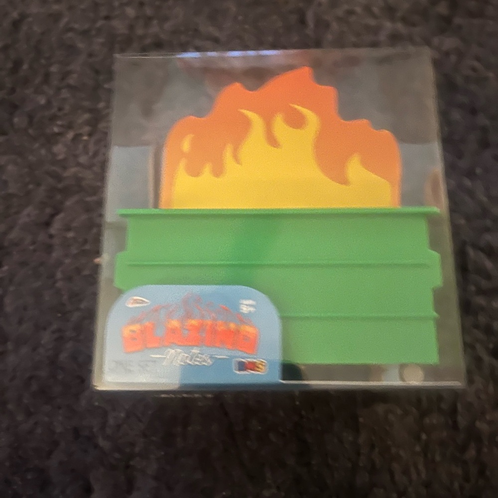 NWT-Orange and Yellow Dumpster Fire notepads and holder! Great gag gift!